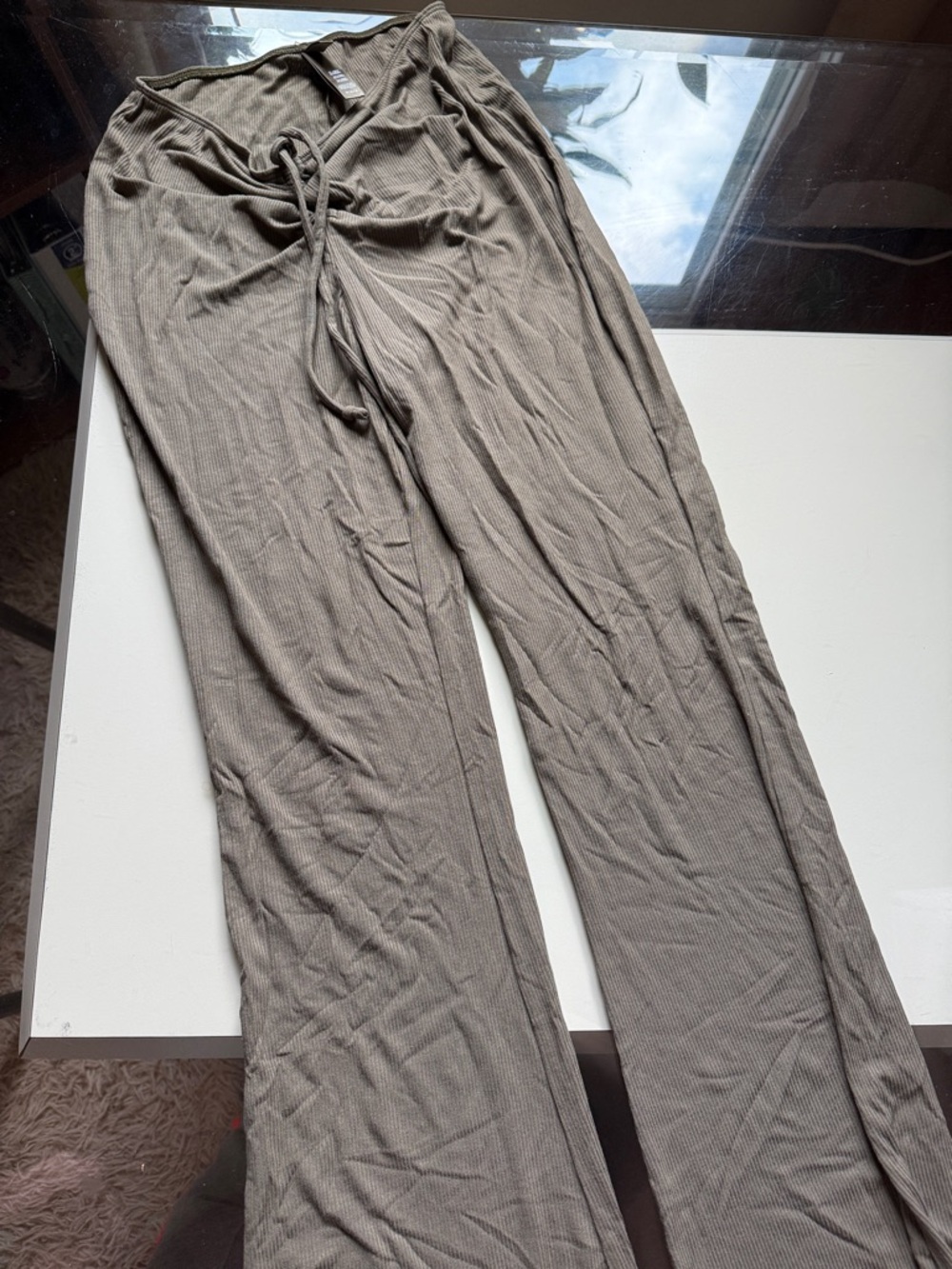 Skims Soft Lounge Ruched Flare Pants - Picture 3 of 5